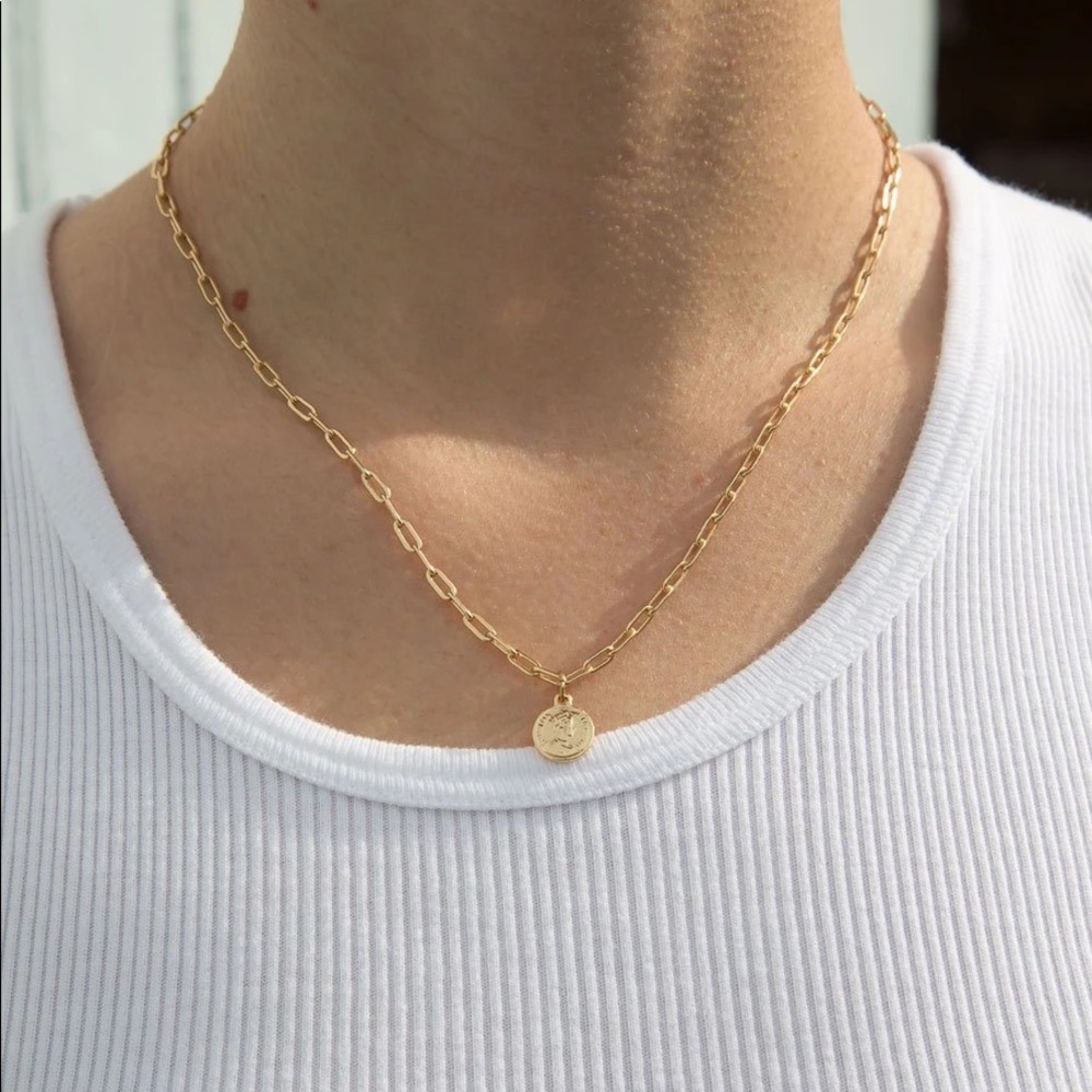 Brandy Melville “QUEEN COIN NECKLACE”